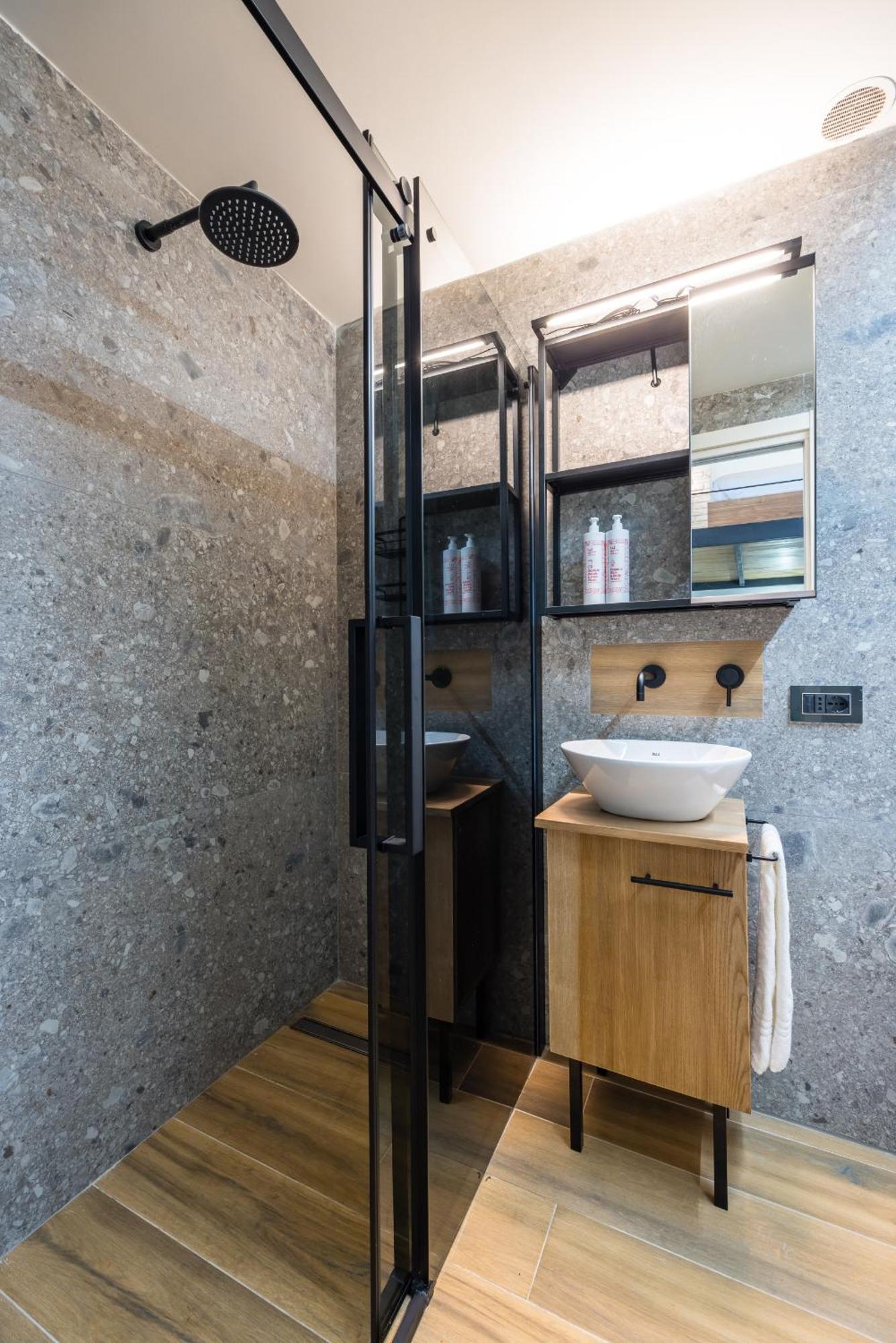 Industrial Ground Floor Studio By Wonderful Italy * Naples