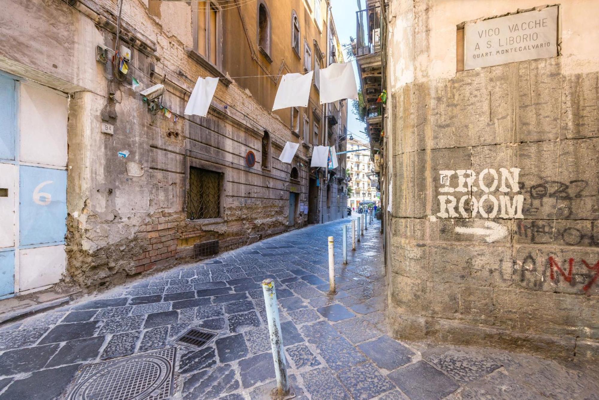 Industrial Ground Floor Studio By Wonderful Italy Apartment Naples