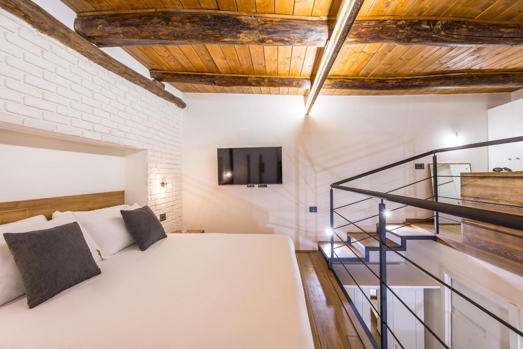 Industrial Ground Floor Studio By Wonderful Italy Apartment *