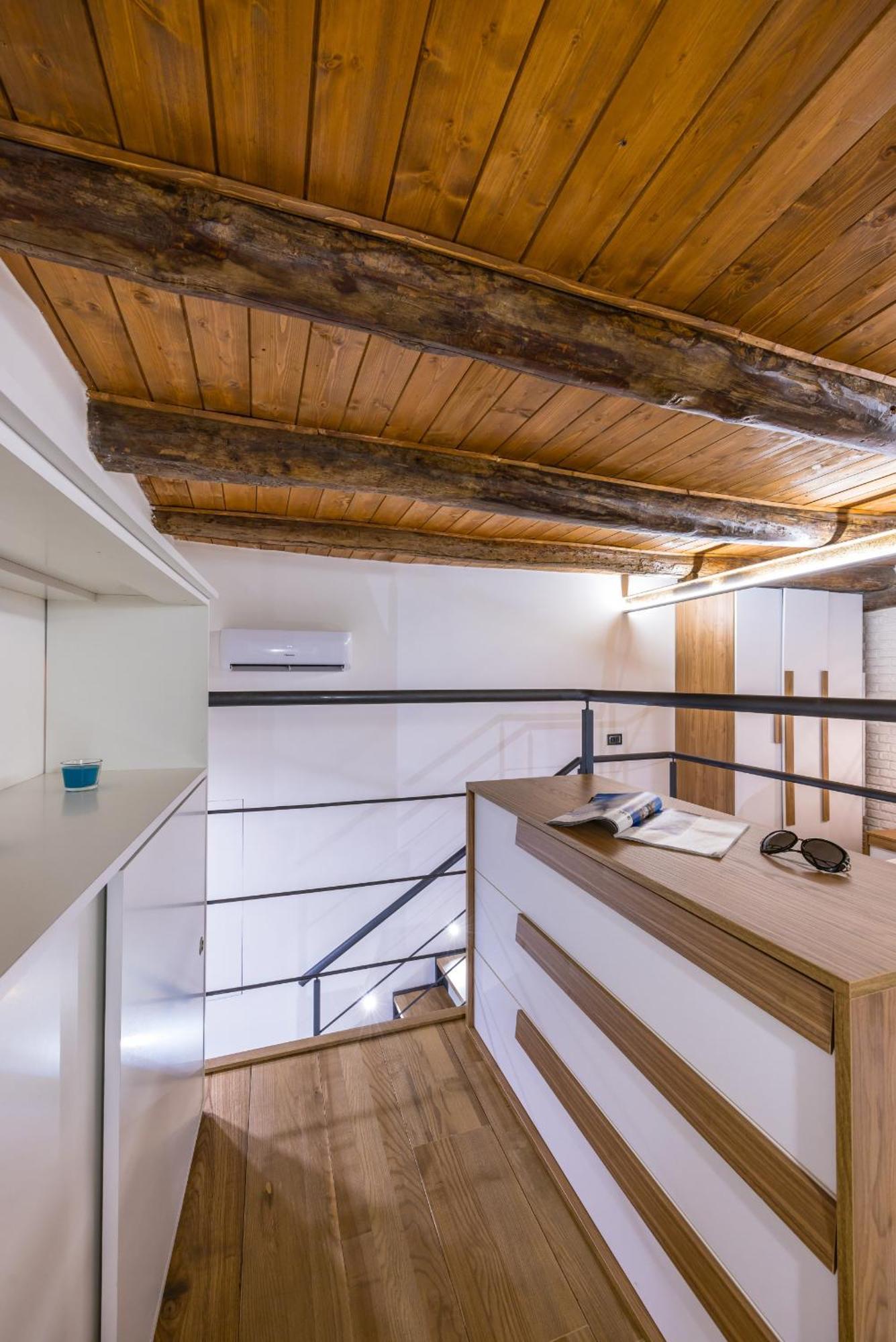 Industrial Ground Floor Studio By Wonderful Italy * Naples